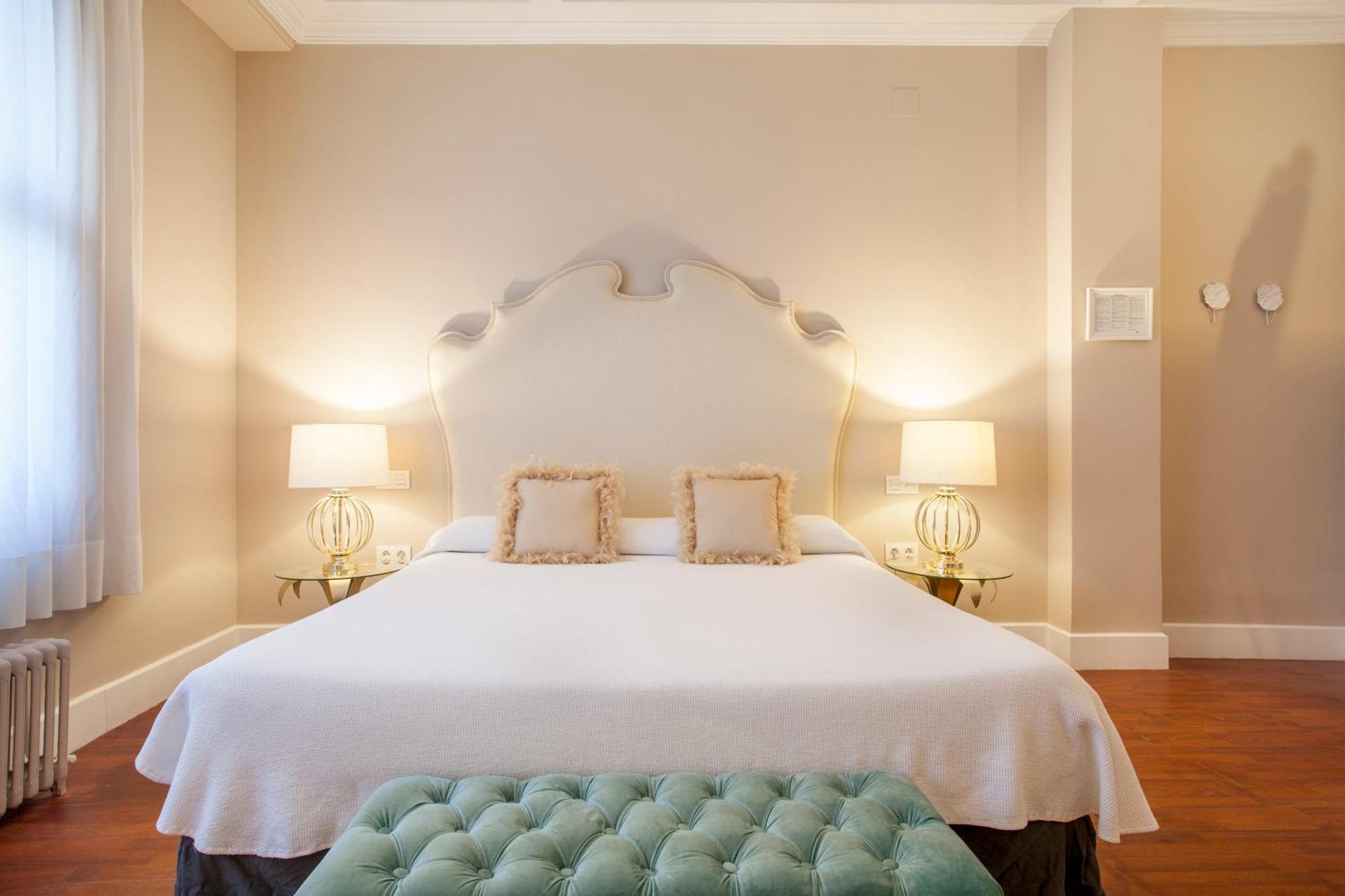 Superior Queen Room Private Bathroom