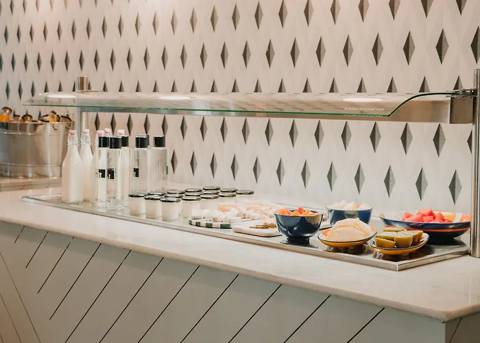 Hotel con vistas: One Shot Reina Victoria