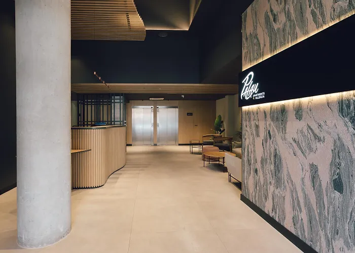 Apartahotel: Palau Suites & Apartments